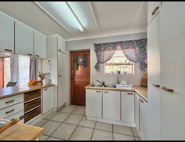 3 BEDROOM TOWNHOUSE FOR SALE IN ASTON BAY